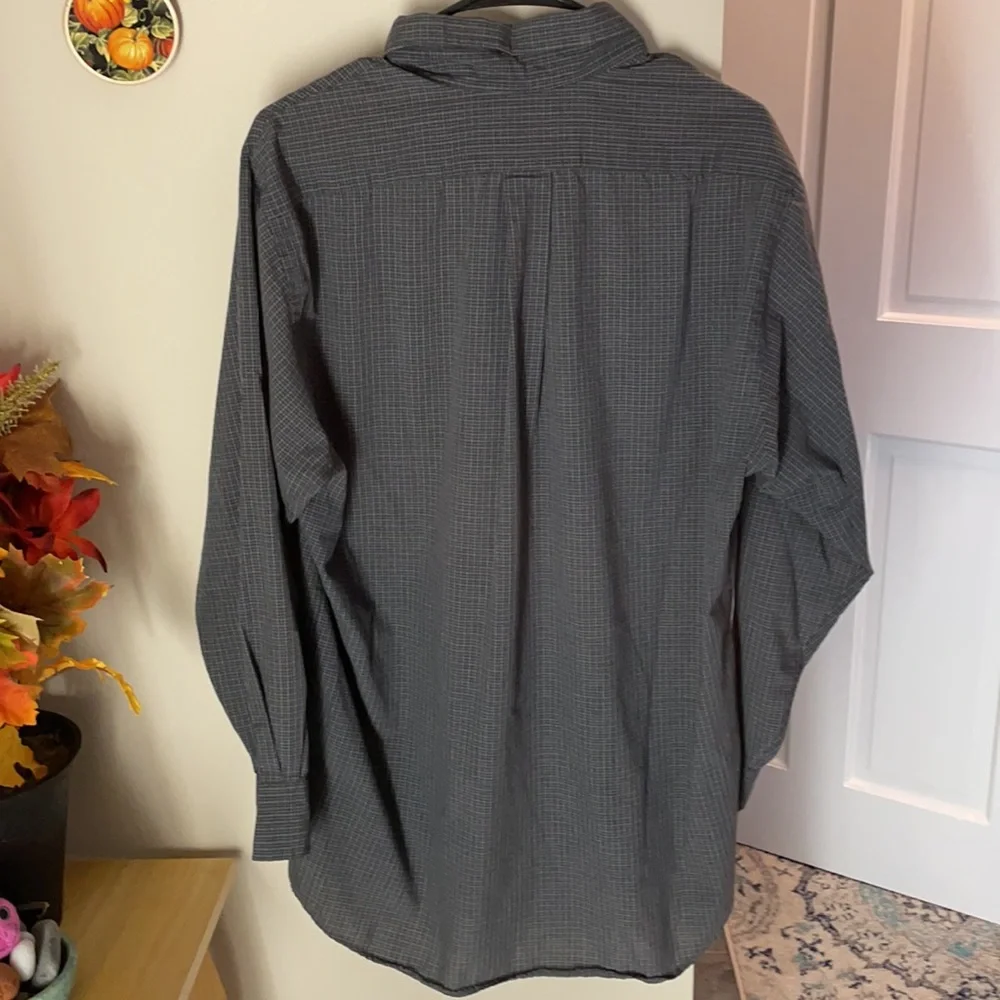 Van Heusen 15 1/2 32/33 button down
